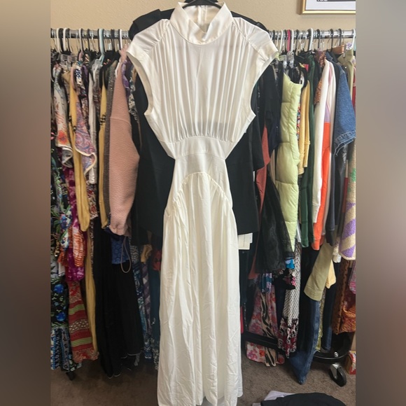 Commense Mock Neck Cut Out Long Dress in WHITE, LARGE NWT - Picture 3 of 3